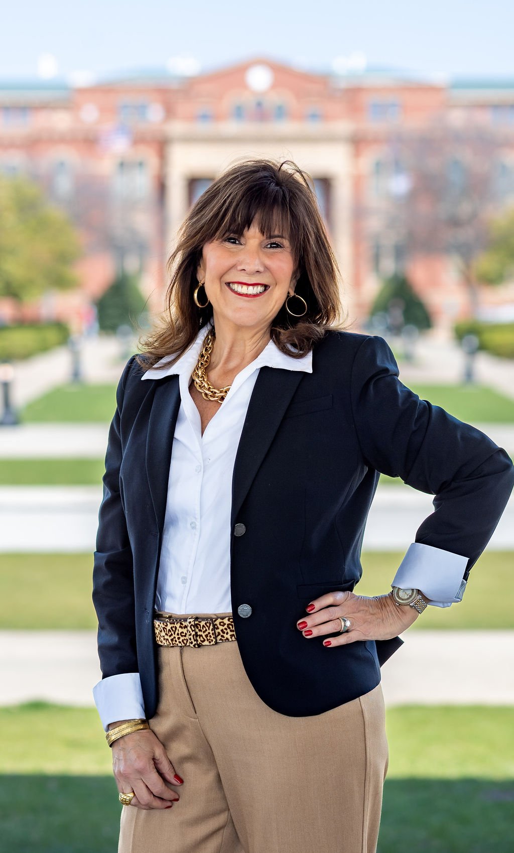 Ms Rachel Kerr Schneider